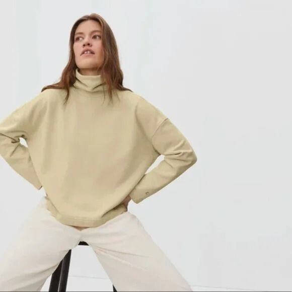 Everlane The Turtleneck Pure Organic Cotton Sweatshirt in Light Yellow - Picture 1 of 8